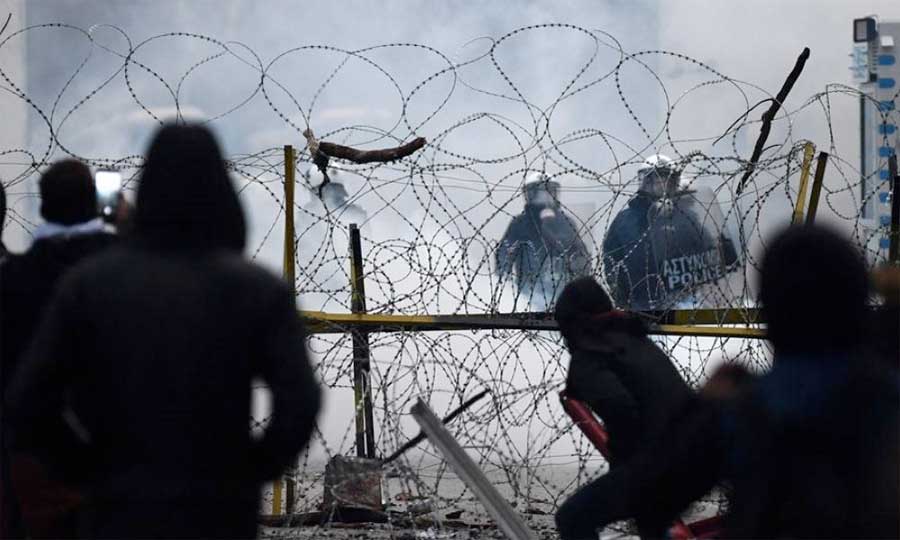 Greece’s Migrant Crisis “A powder keg ready to explode” TA NEA 3XY Radio Hellas